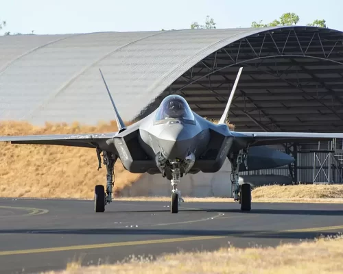 No_75_Squadron_F-35A_at_RAAF_Base_Tindal_in_July_2023-1